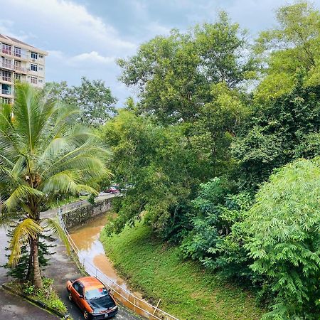 Batu Ferringhi Bayu Emas Apartment Buitenkant foto