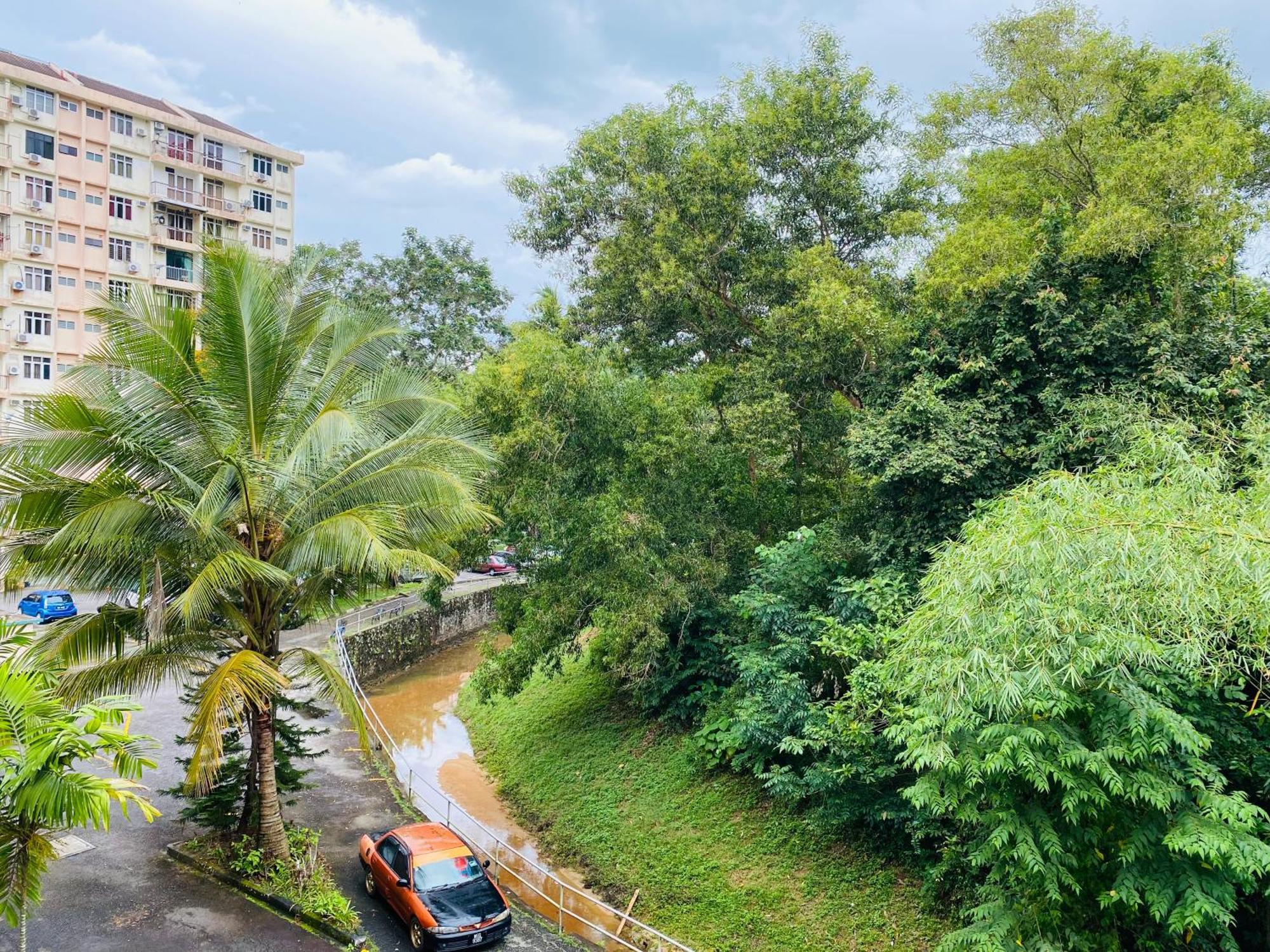Batu Ferringhi Bayu Emas Apartment Buitenkant foto
